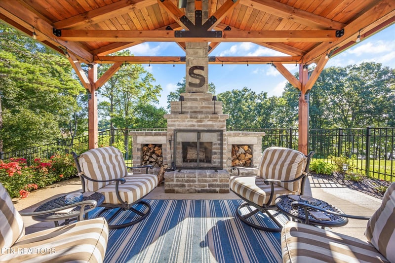 279 Serenity Dr, Harriman, TN 37748