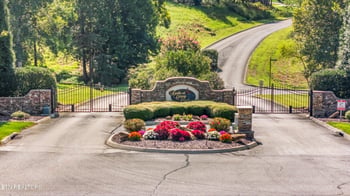 279 Serenity Dr, Harriman, TN 37748