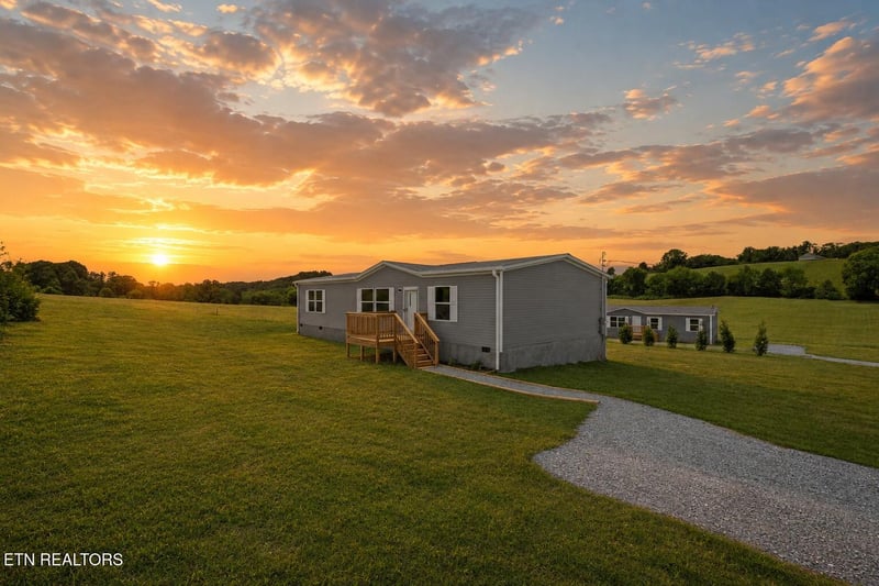 279 Thompson Rd, Madisonville, TN 37354
