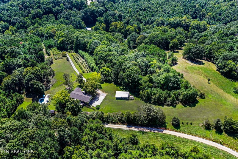 27920 Hines Valley Rd, Loudon, TN 37774