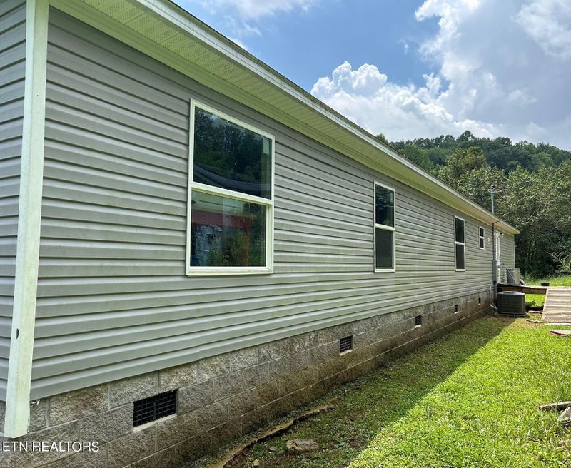 2793 Cedar Creek Rd, Lafollette, TN 37766