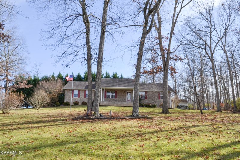 28 Bob White Dr, Crossville, TN 38555