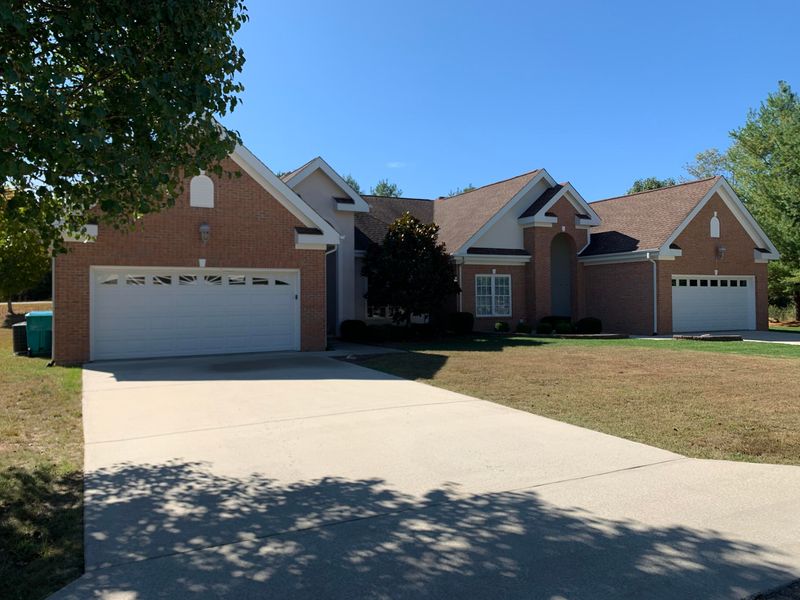 28 Broadleaf Pl, Crossville, TN 38555