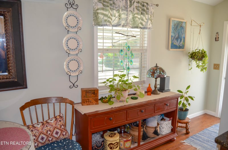28 Cottage St, Crossville, TN 38571