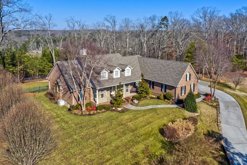 280 Conkinnon Dr, Lenoir City, TN 37772