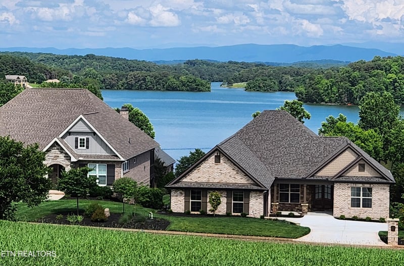 280 Grandville Ct, Vonore, TN 37885