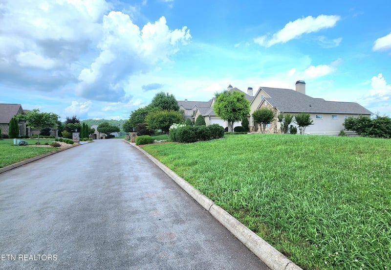 280 Grandville Ct, Vonore, TN 37885