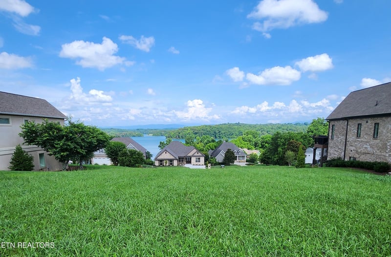 280 Grandville Ct, Vonore, TN 37885