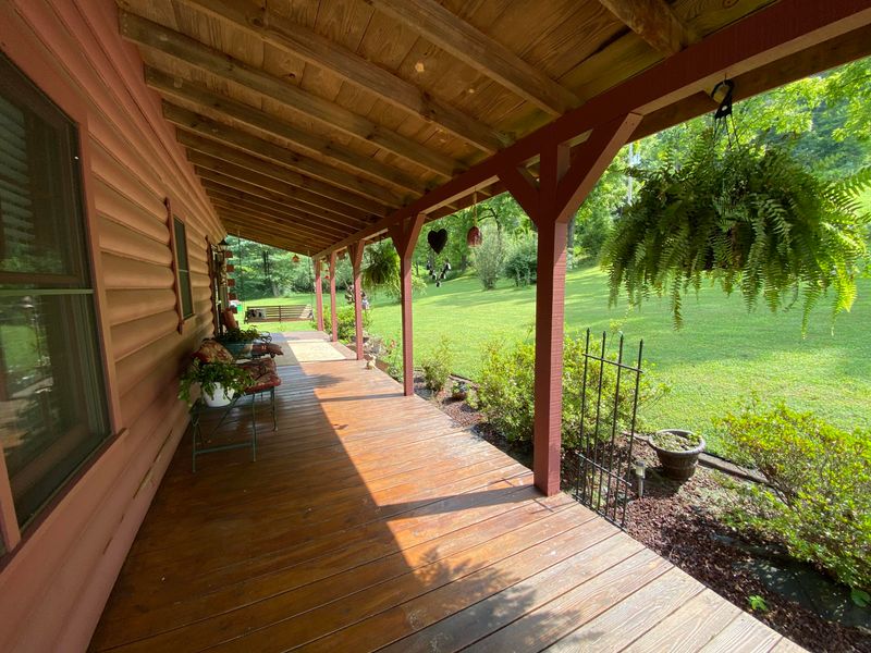 280 Low Gap Rd, Lafollette, TN 37766
