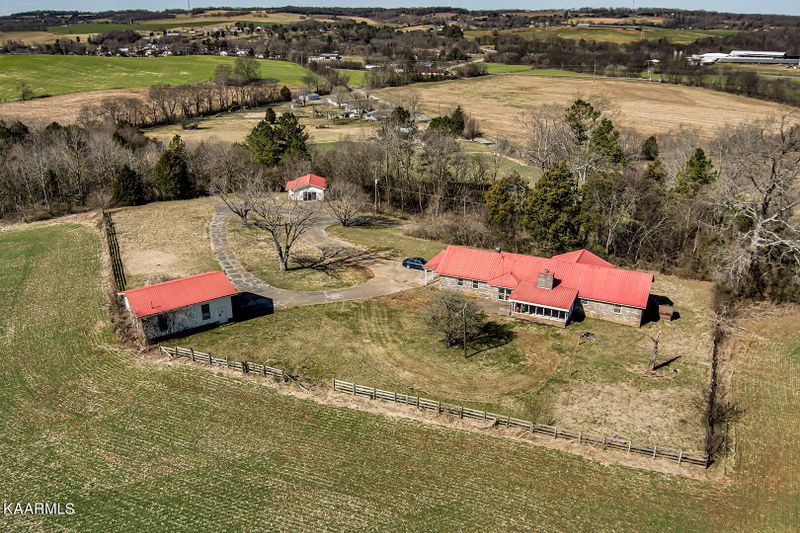 2800 Fork Creek Rd, Philadelphia, TN 37846