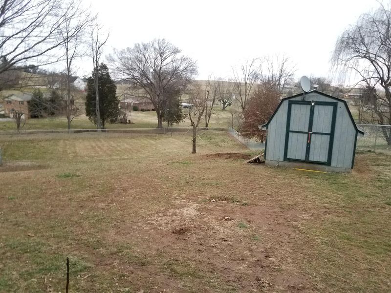 2800 Robin Cir, Morristown, TN 37813
