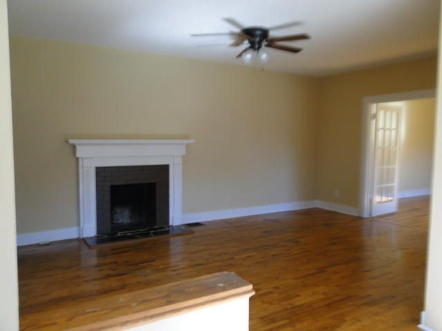 2801 Valley View Dr, Knoxville, TN 37917