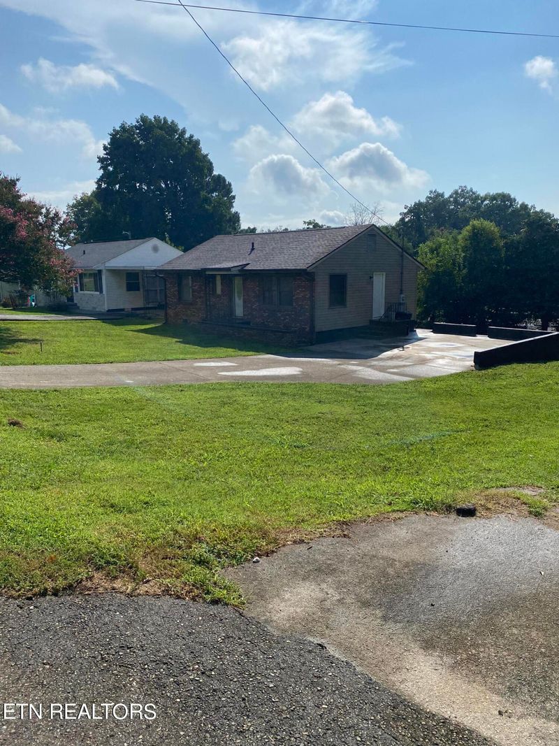 2802 Cecil Ave, Knoxville, TN 37917