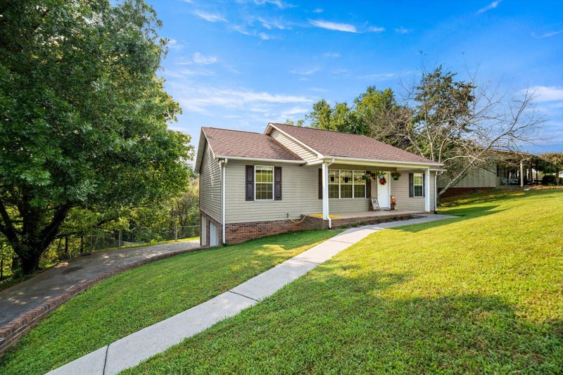 2802 Ridgeview Dr, Maryville, TN 37801