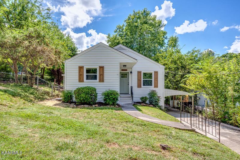 2803 Maxwell St, Knoxville, TN 37917