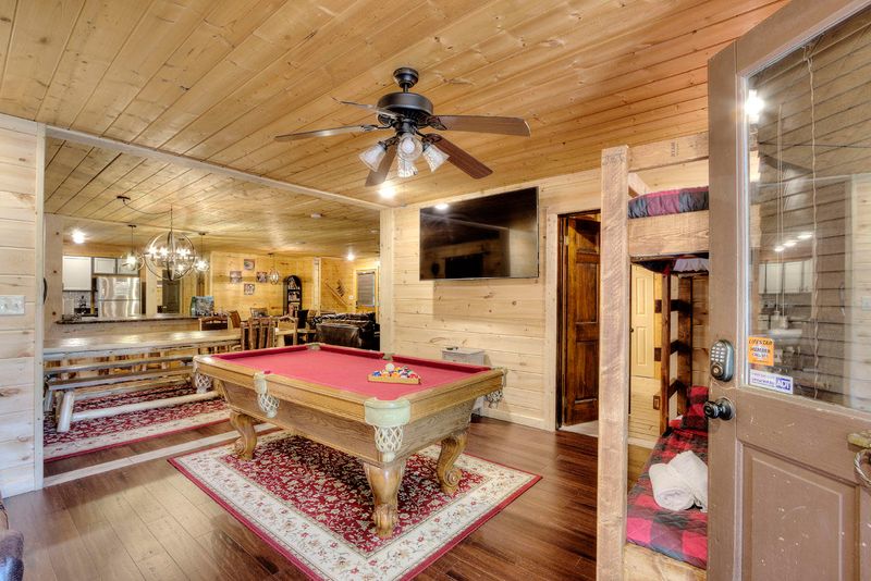 2803 Old Country Way, Sevierville, TN 37862