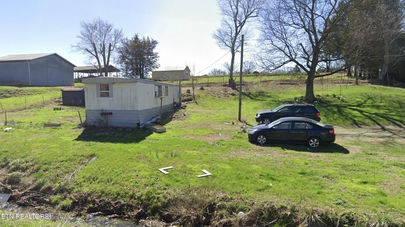 2804 Sweetwater Vonore Rd, Sweetwater, TN 37874