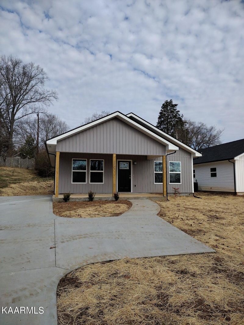 2804 Waverly St, Knoxville, TN 37921