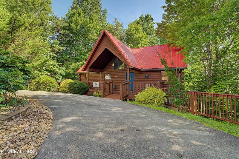 2805 Alexander Pl, Pigeon Forge, TN 37863