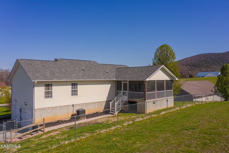 2805 English Valley Ln, Sevierville, TN 37876