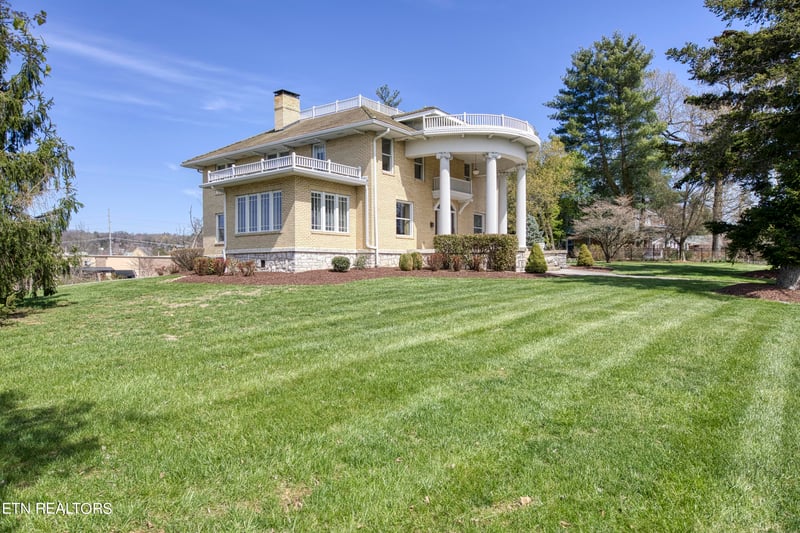 2805 Gibbs Dr, Knoxville, TN 37918