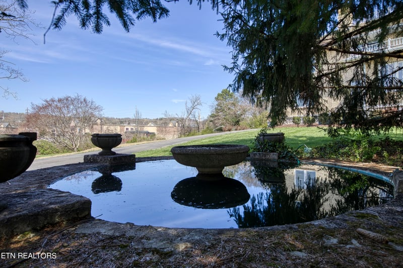 2805 Gibbs Dr, Knoxville, TN 37918