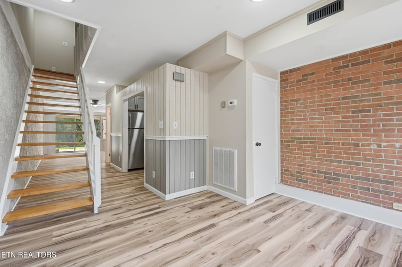 2806 Suncrest Rd #APT 4, Pigeon Forge, TN 37863