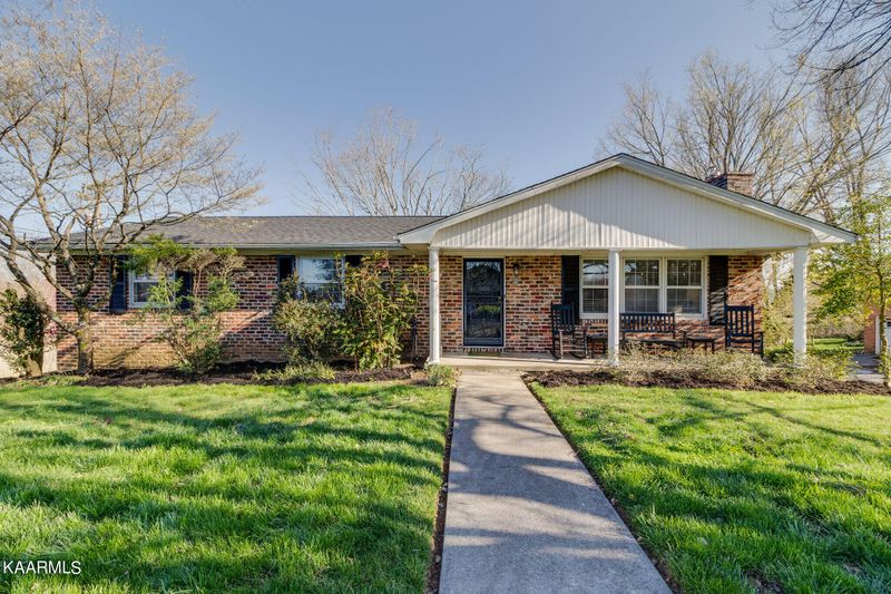 2808 Staffordshire Blvd, Powell, TN 37849