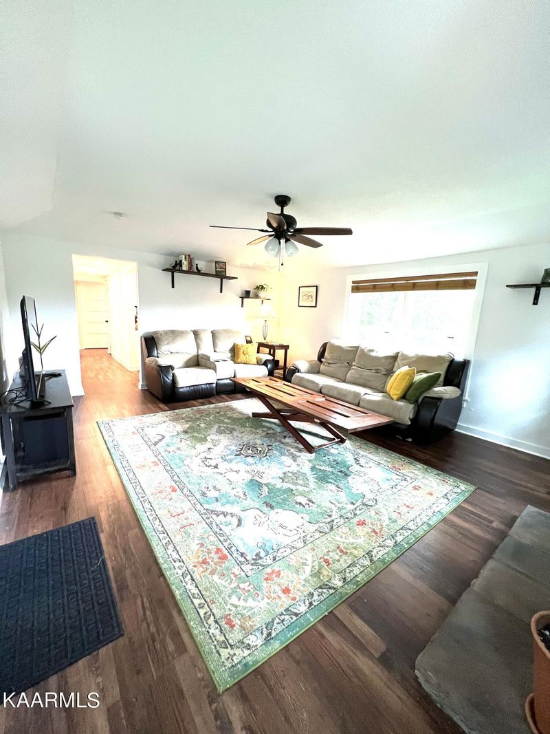 2809 Barton St, Knoxville, TN 37917