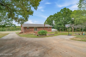 2809 Highway 411, Madisonville, TN 37354