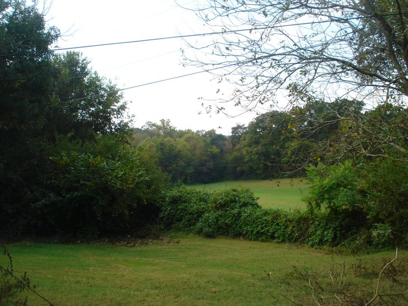 2809 Thomas Dr, Maryville, TN 37804