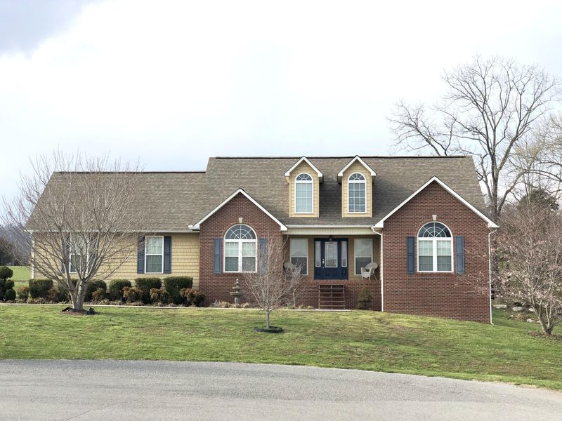 281 Cypress Ln, Jacksboro, TN 37757