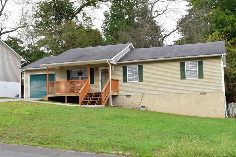 281 Doe Run Blvd, Clinton, TN 37716