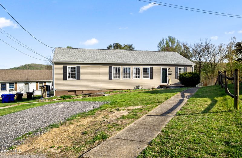 281 Jefferson Ave, Oak Ridge, TN 37830