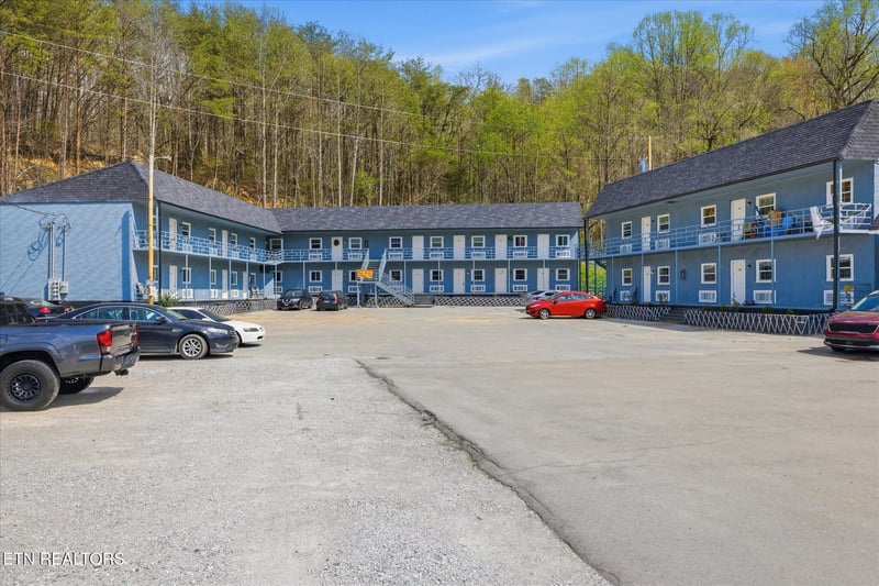 281 John Mcghee Blvd, Caryville, TN 37714