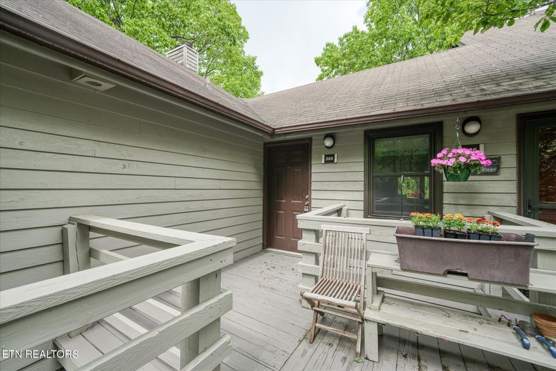281 Moytoy Rd #204, Crab Orchard, TN 37723