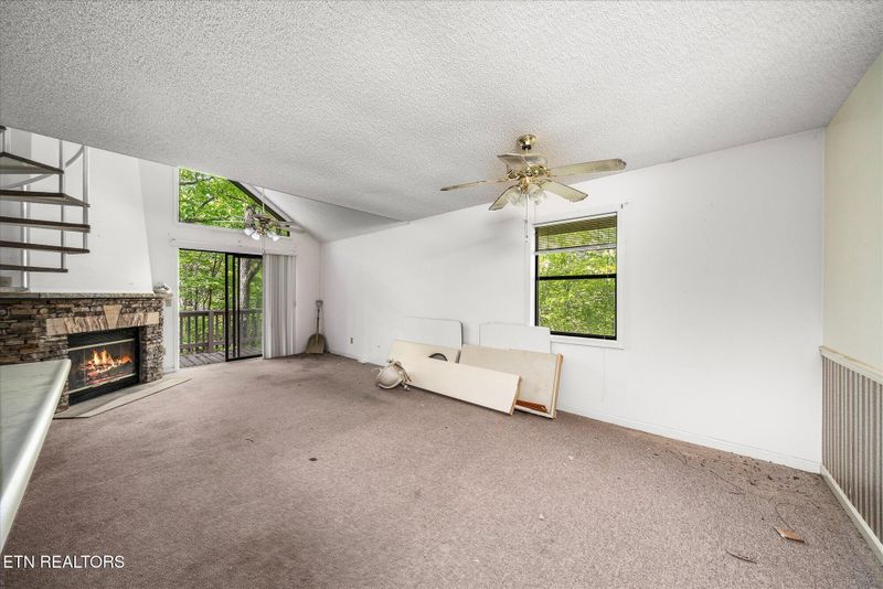 281 Moytoy Rd #204, Crab Orchard, TN 37723