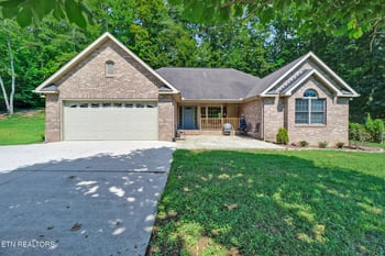 281 Ollis Rd, Oliver Springs, TN 37840