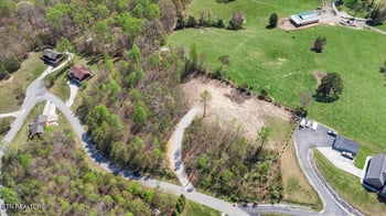 281 Red Oak Cir, Caryville, TN 37714