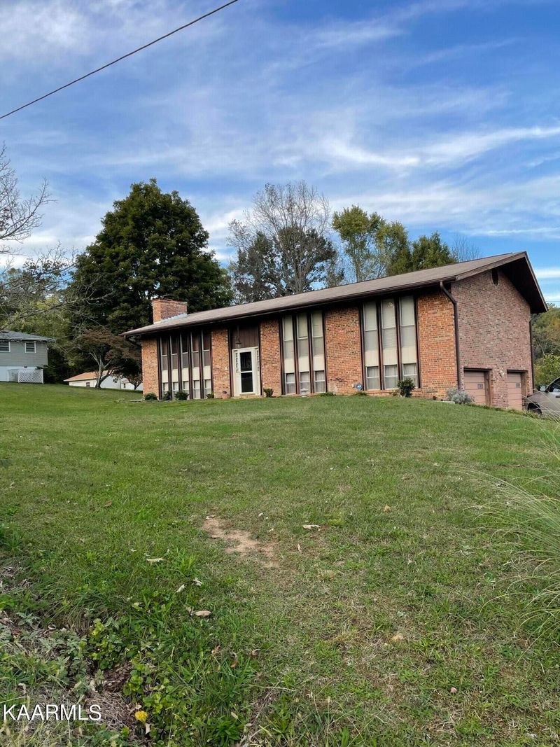 281 Sherwood Rd, Powell, TN 37849