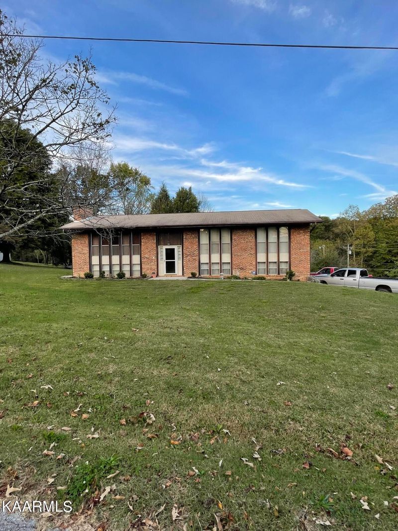 281 Sherwood Rd, Powell, TN 37849