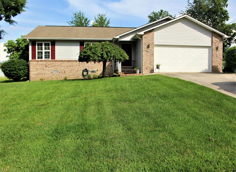 281 Southgate Dr, Crossville, TN 38555
