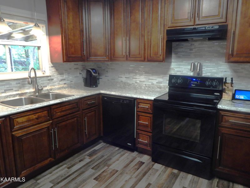 2810 Timberline Dr, Maryville, TN 37801
