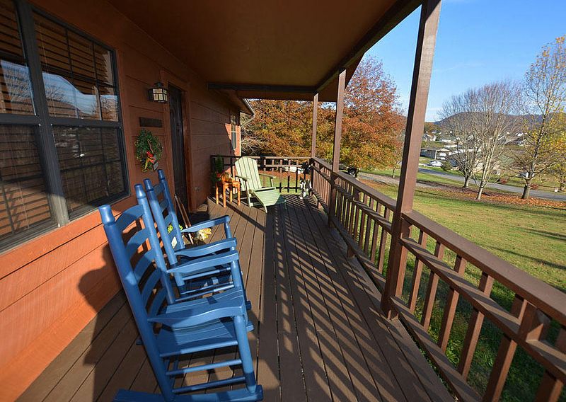 2811 Eledge Ln, Sevierville, TN 37876