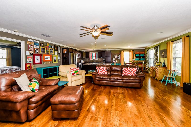 2811 Sagegrass Dr, Louisville, TN 37777