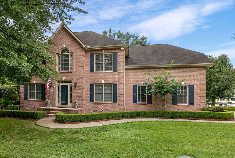 2812 Breezy Point Ln, Knoxville, TN 37938