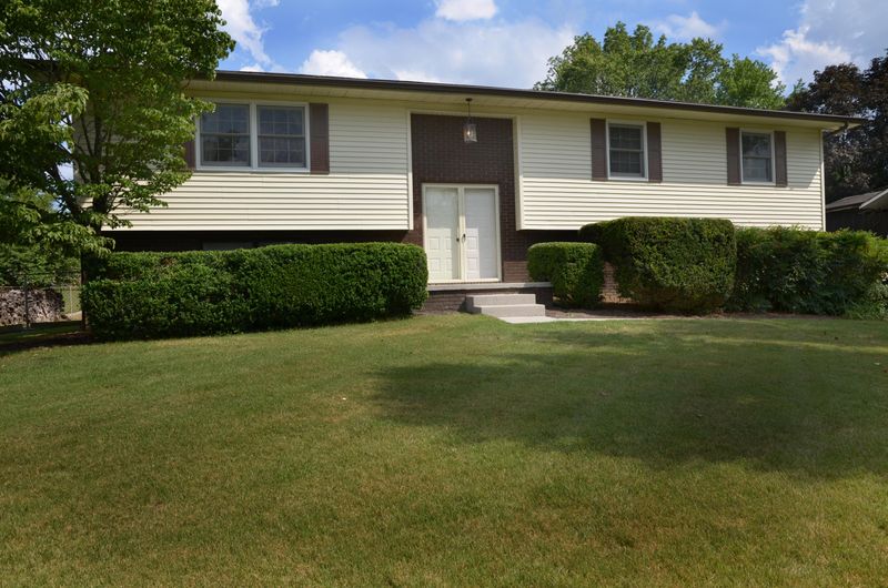 2812 Broadmeade Dr, Powell, TN 37849