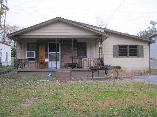 2813 Tecoma Dr, Knoxville, TN 37917
