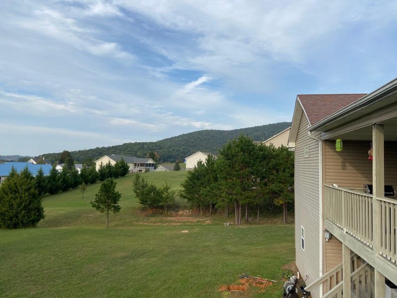 2814 English Hills Dr, Sevierville, TN 37876