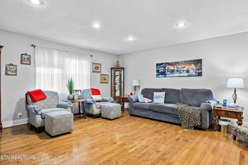 2814 Montvale Rd, Maryville, TN 37803